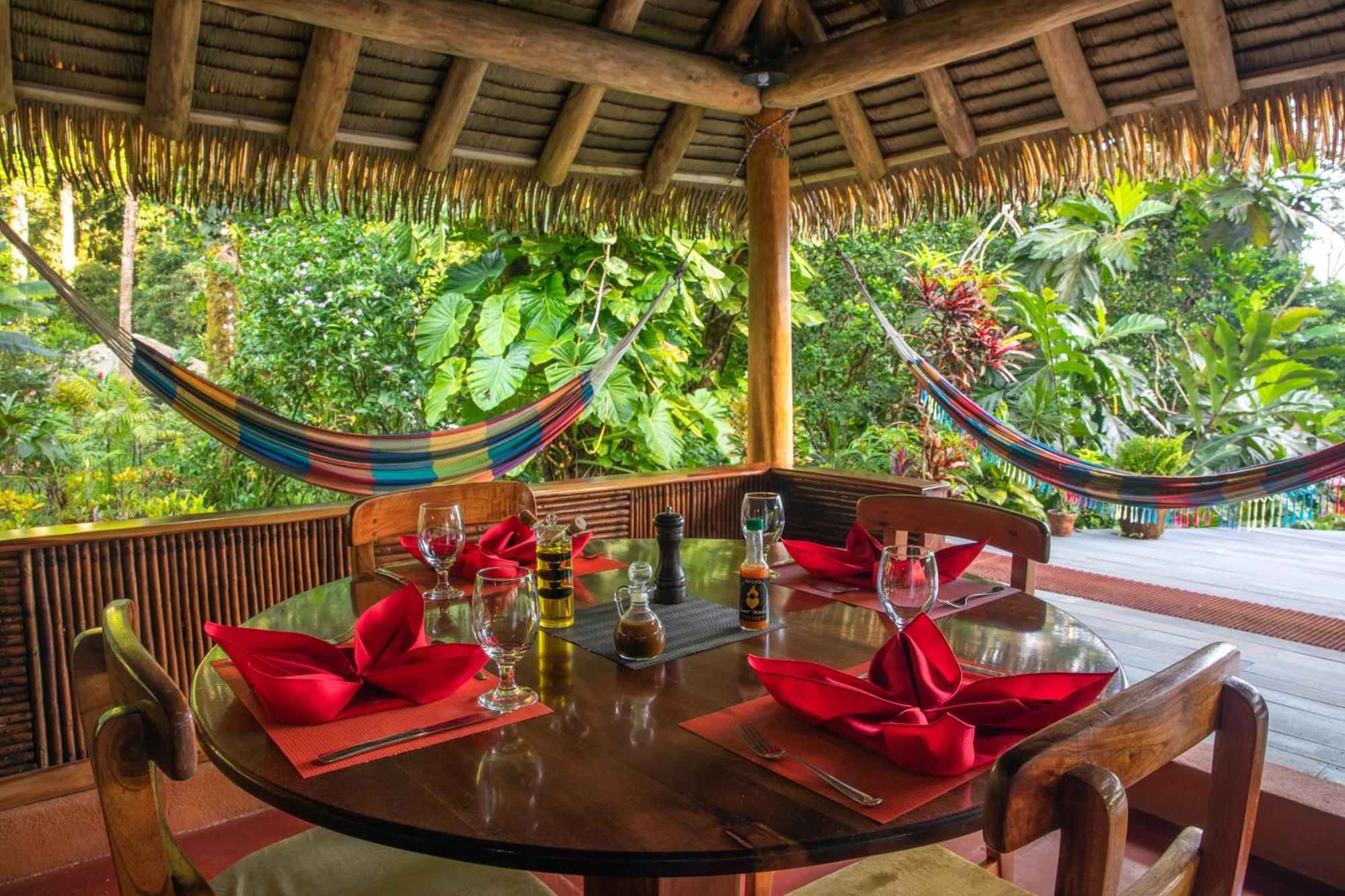 Luna Lodge Carate ภายนอก รูปภาพ
