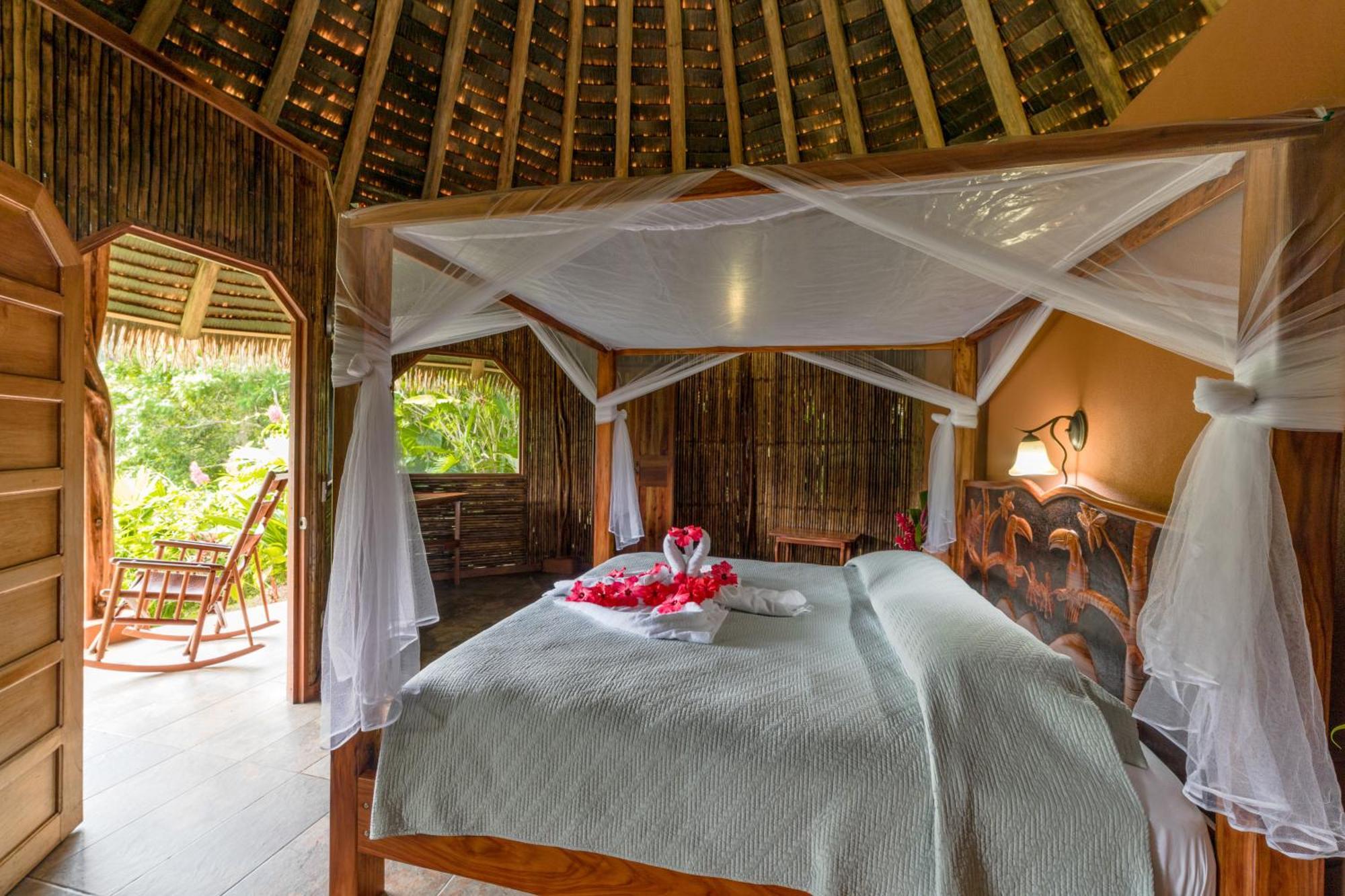 Luna Lodge Carate ภายนอก รูปภาพ