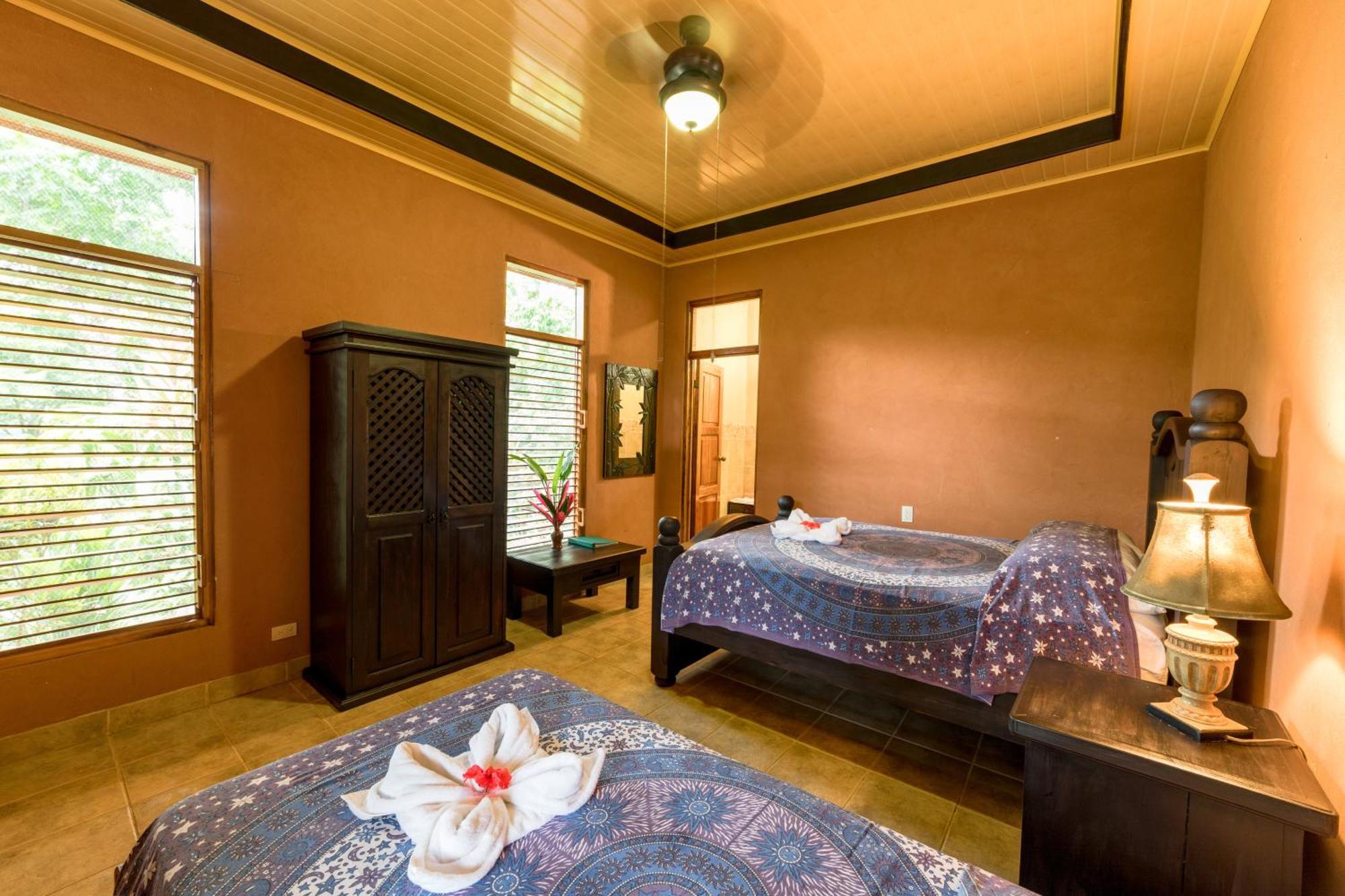 Luna Lodge Carate ภายนอก รูปภาพ