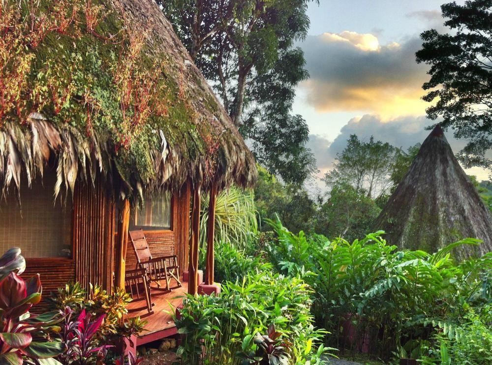 Luna Lodge Carate ภายนอก รูปภาพ