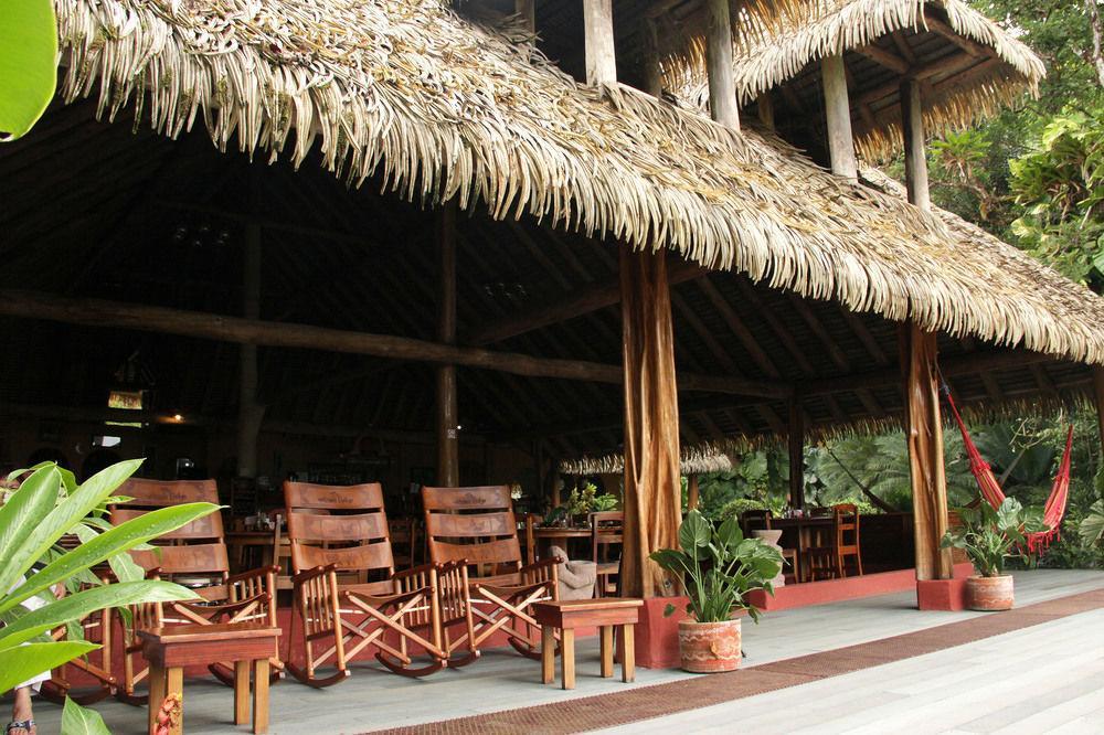 Luna Lodge Carate ภายนอก รูปภาพ
