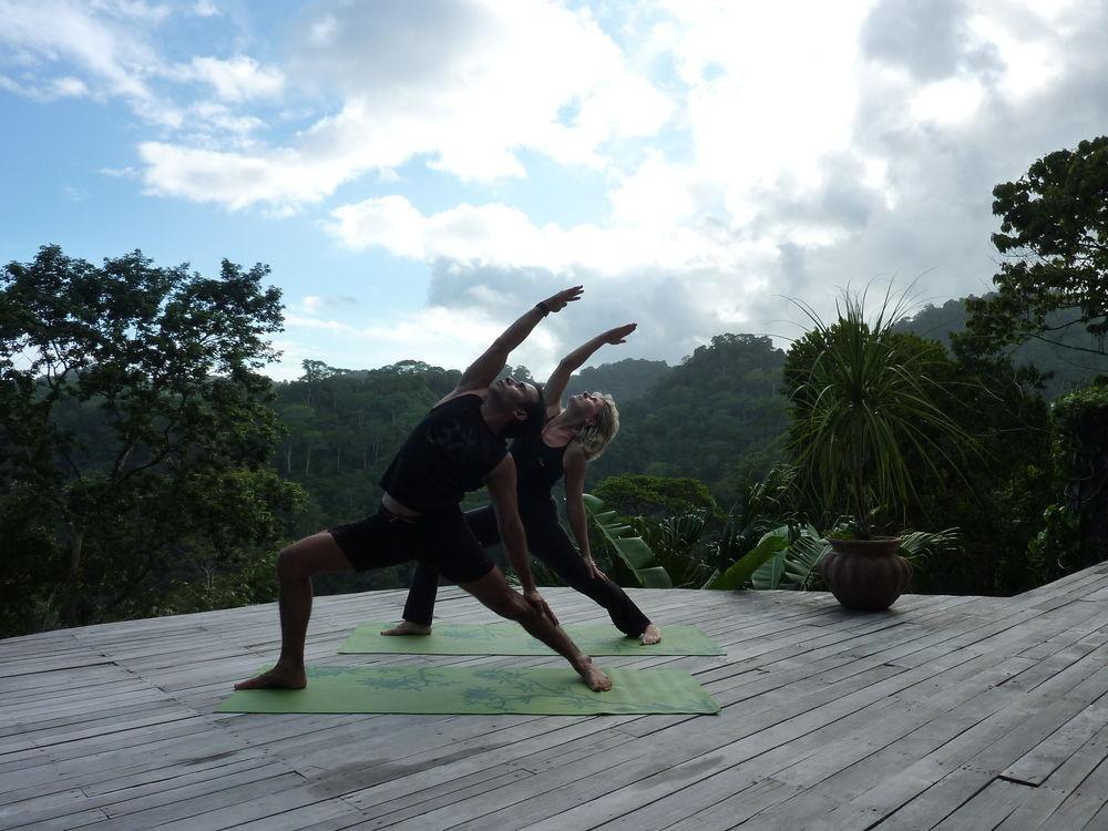 Luna Lodge Carate ภายนอก รูปภาพ