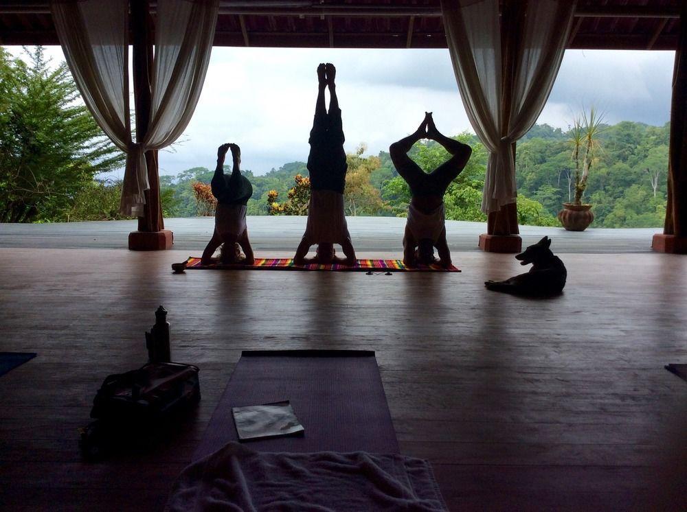 Luna Lodge Carate ภายนอก รูปภาพ
