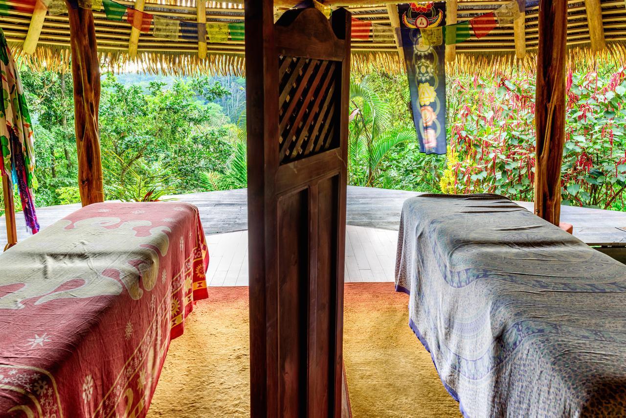 Luna Lodge Carate ภายนอก รูปภาพ