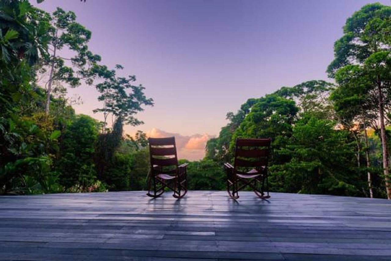Luna Lodge Carate ภายนอก รูปภาพ